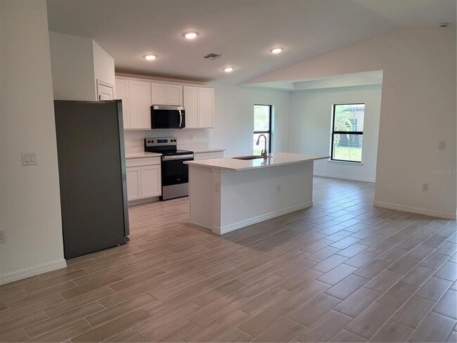 Building Photo - 11383 Baggot Ave