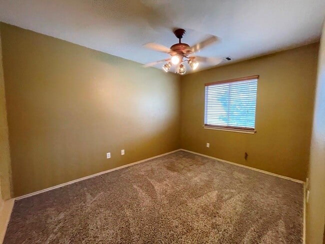 Building Photo - 5206 Hartson