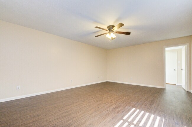 Master bedroom - 3518 Covey Trail Dr