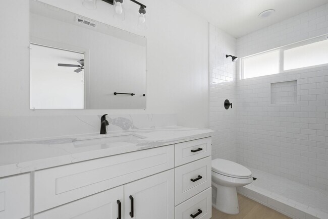 Building Photo - 1172 N Shattuck St