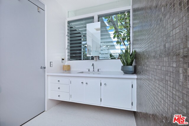 Building Photo - 3433 Shernoll Pl