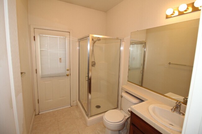 Building Photo - 2475 Deauville Cir