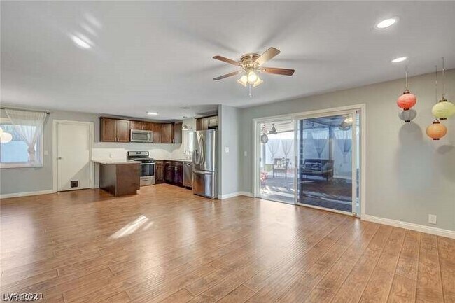 Building Photo - 4044 Pepe Cir