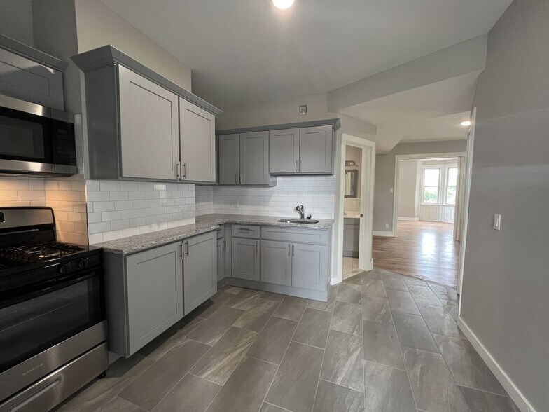 Building Photo - 53 Hawkins St