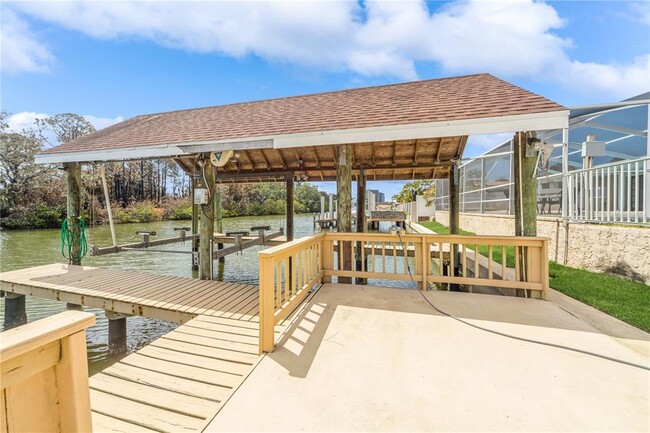 Building Photo - 3927 Doral Dr