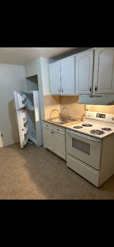 Building Photo - 1047 Penn St