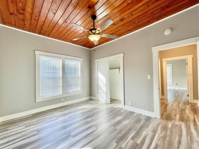 Building Photo - 3301 E 25th Ave