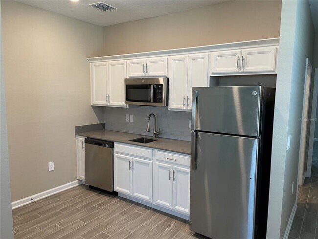 Building Photo - 6805 Perch Hammock Lp