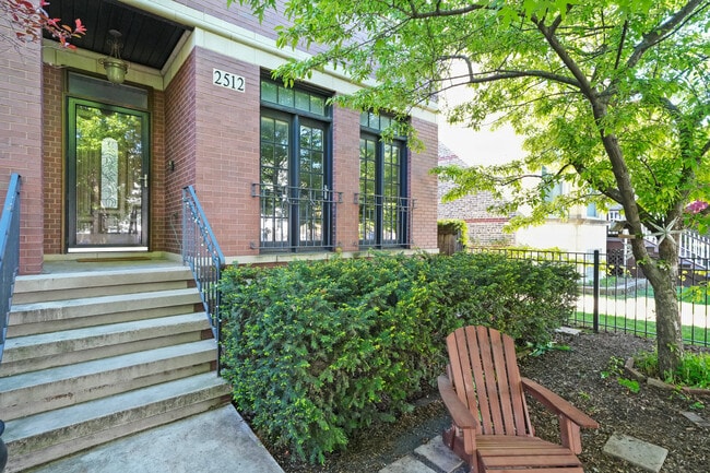 Building Photo - 2512 N Artesian Ave