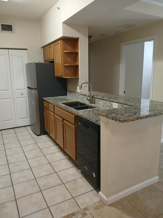 Building Photo - 9833 Baywinds Blvd
