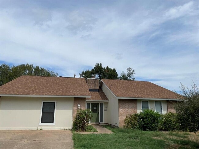 Building Photo - 710 Andover Dr