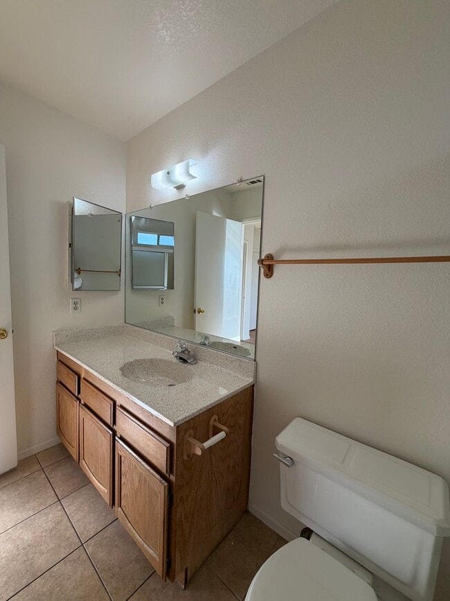 Building Photo - 3 Bedroom House Located in Cul De Sac Near Sportspark