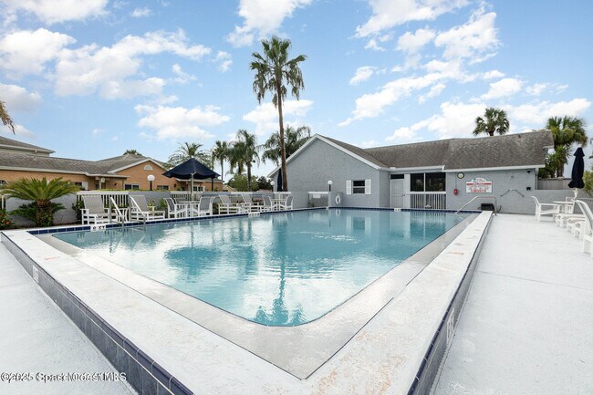 Building Photo - 1420 Malibu Cir NE
