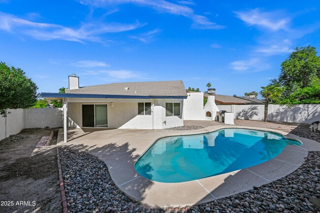 Building Photo - 7725 E Rovey Ave