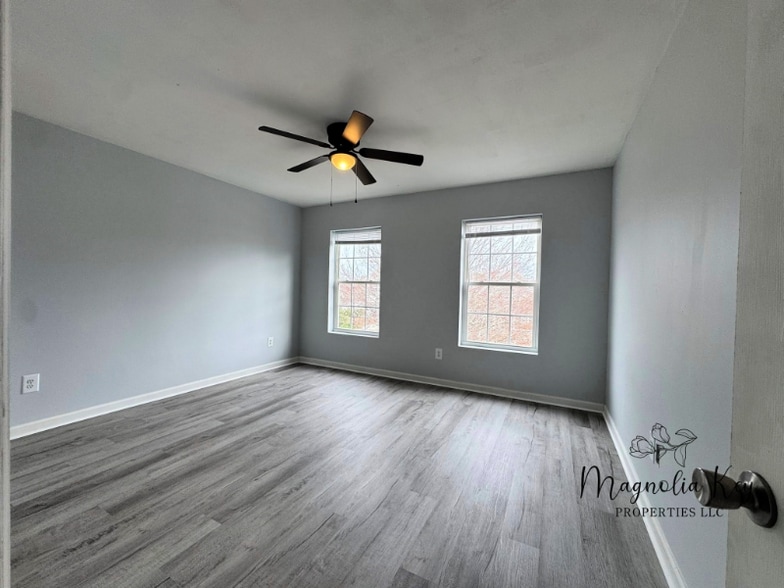 Building Photo - 4850 Southgate Pkwy