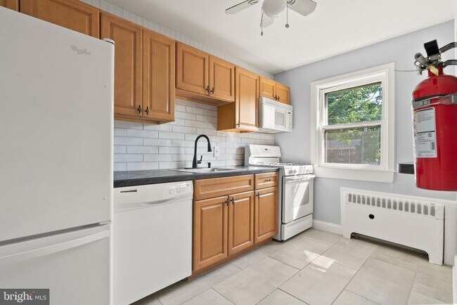 Building Photo - 114 F Cherry Parke-114