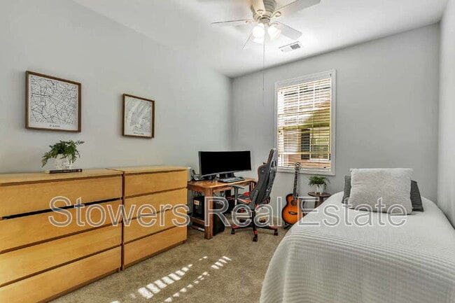 Building Photo - 3744 Whitworth Dr