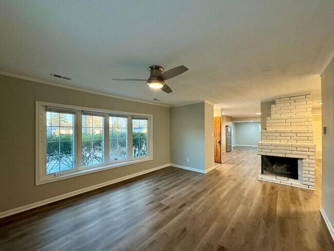 Building Photo - Lovely Ranch Home in a Great Area!