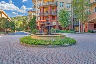 Building Photo - Luxury Treetop Penthouse