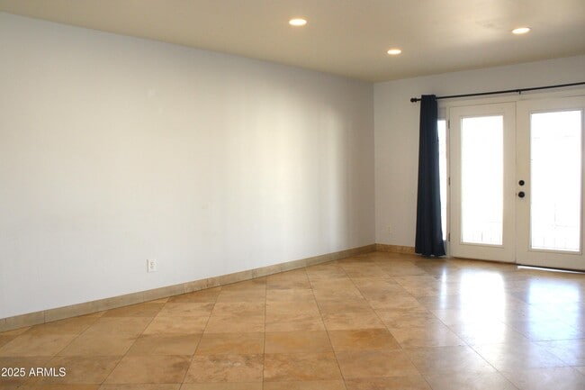 Building Photo - 4046 E Hidalgo Ave