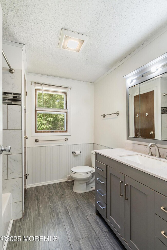 Building Photo - 356 Cedar Swamp Rd