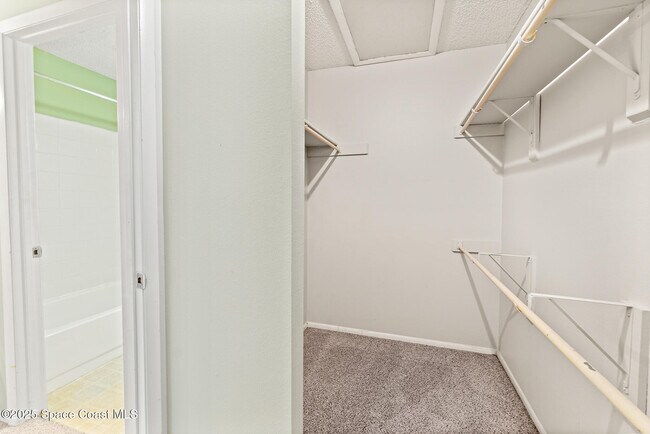Building Photo - 225 S Tropical Trail