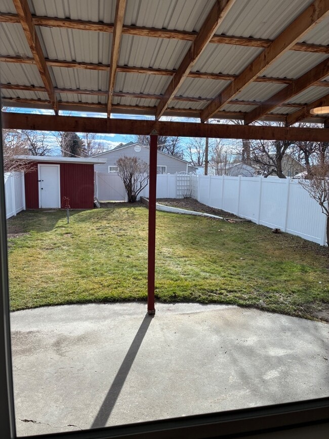 Building Photo - 1001 7th St