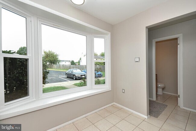 Building Photo - 8853 Teakwood Ct