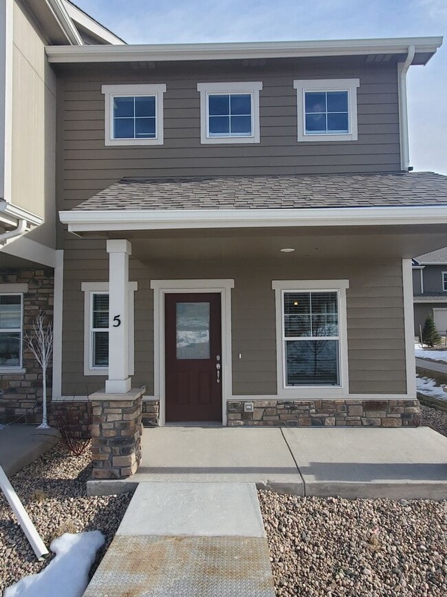 Building Photo - Updated 3 Bedroom Townhouse Across From Horsetooth Reservoir!