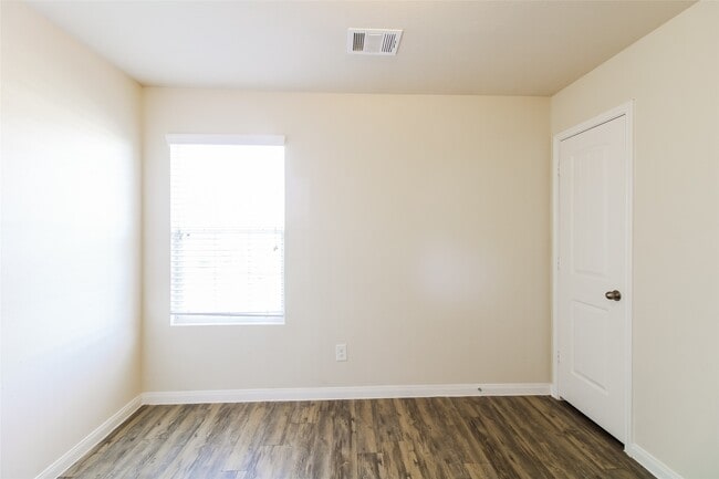 Building Photo - 12219 Gemma Ln