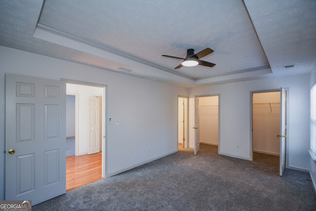 Building Photo - 5460 Hampton Ct