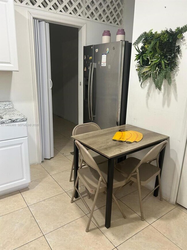 Building Photo - 2911 Buttonwood Ave