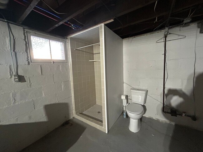 Building Photo - Stunning, Fully Updated 4 Bedroom, 2 Bath Home with Classic Charm!