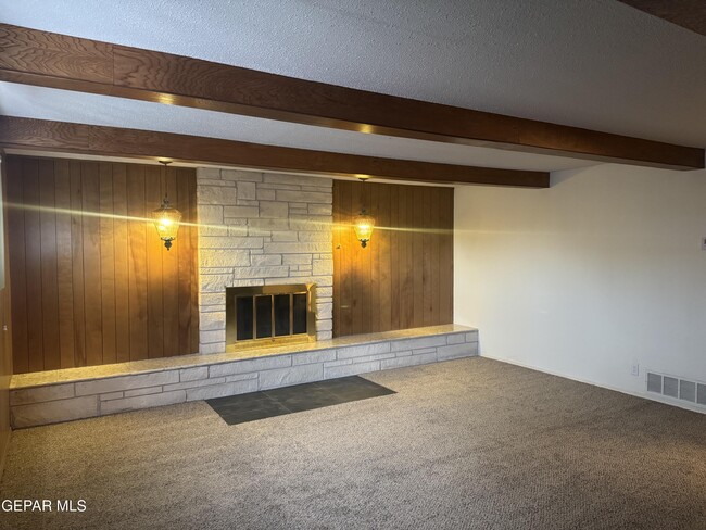 Building Photo - 8800 Sampson Ct