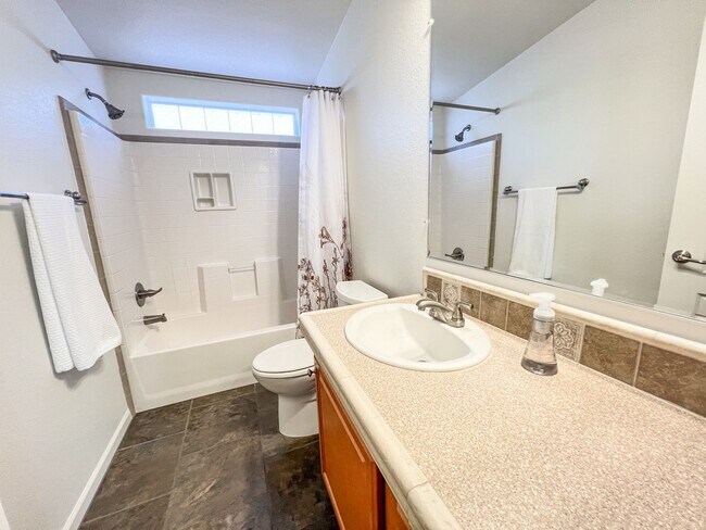 Building Photo - HOUSE - CORNVILLE - OAK CREEK VALLEY
