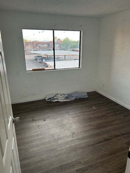Building Photo - 3810 N Maryvale Pkwy