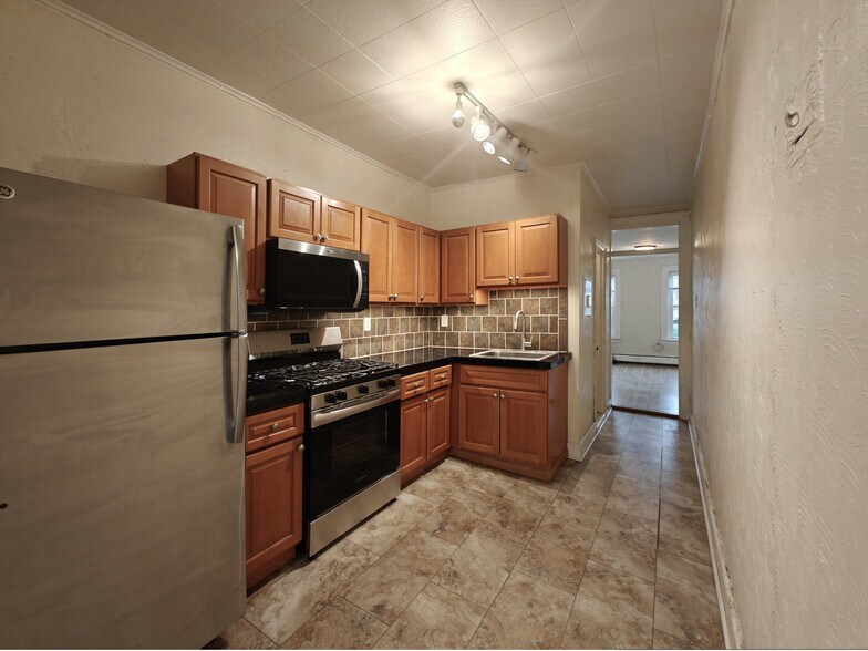 Building Photo - 314 7th Street