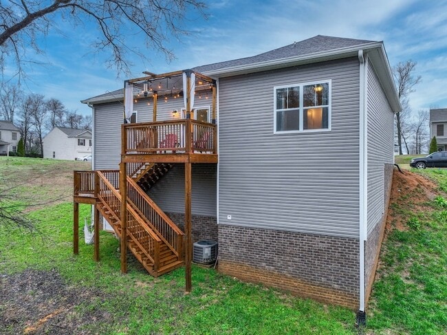 Building Photo - 1239 Oxford Village Cir