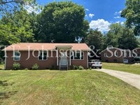 Building Photo - Charming 2-Bedroom Corner Lot Home with Ne...