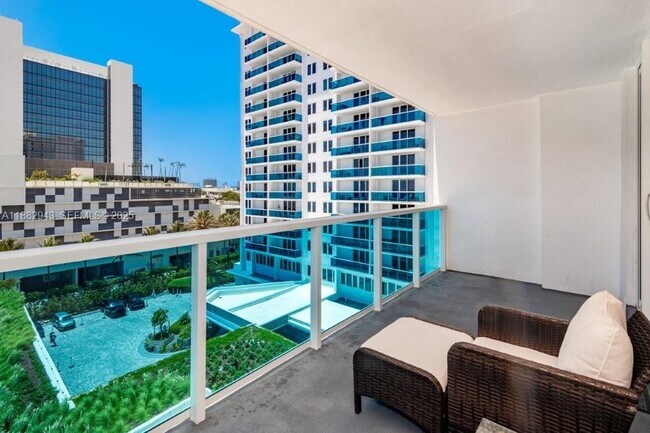 Building Photo - 2301 Collins Ave