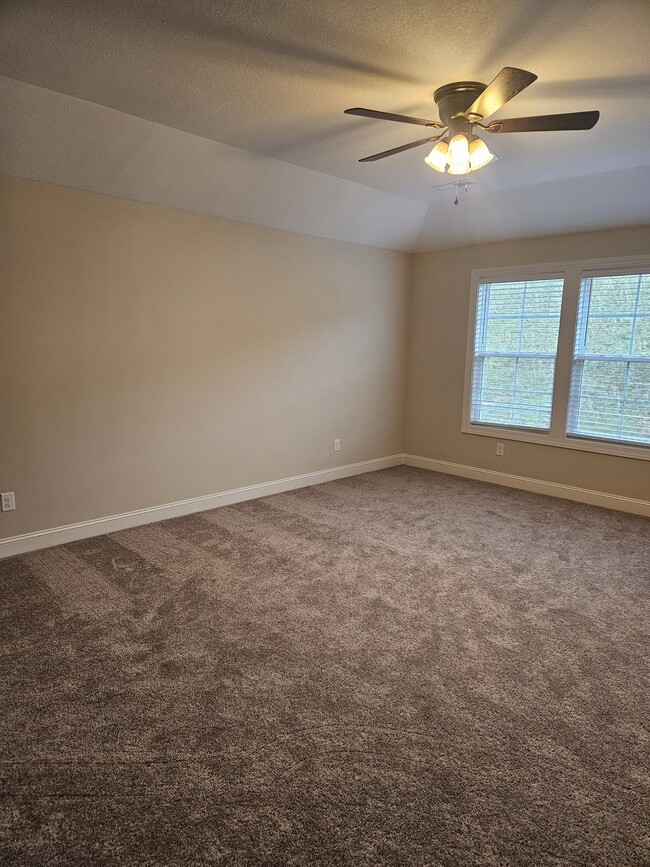 Building Photo - 1836 Silver Chapel Dr