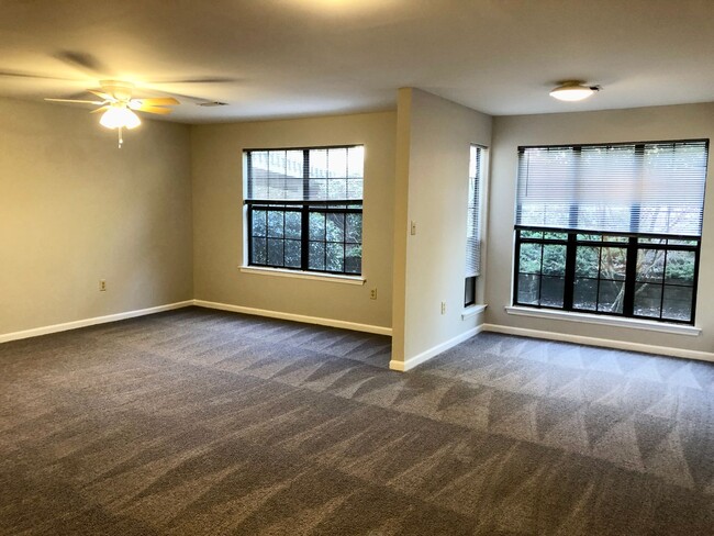 Building Photo - NOW AVAILABLE | 2BR 2BA CONDO | RECENTLY U...