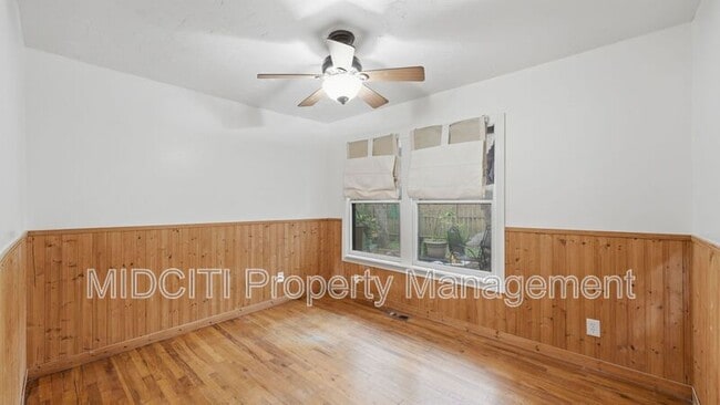 Building Photo - 1079 Canyon Dr