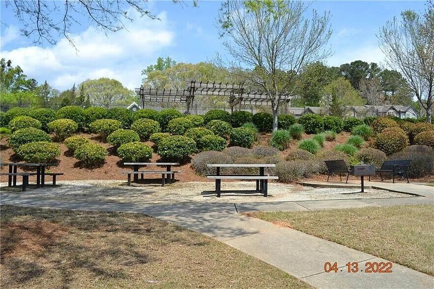 Building Photo - Room in Townhome on Bayrose Cir