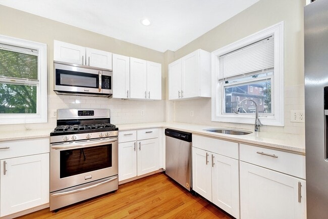 Building Photo - 9-11 Winter Hill Rd