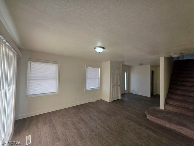 Building Photo - 1590 Mustang Dr