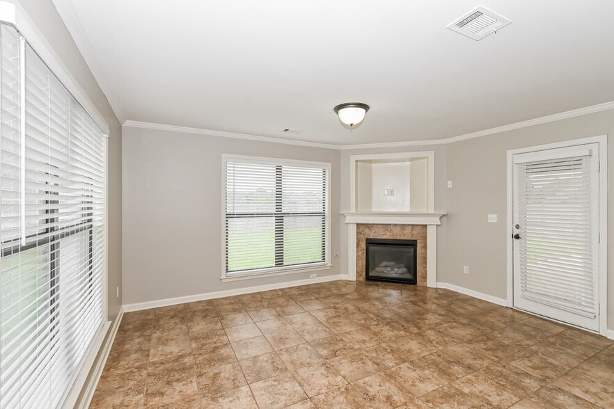 Building Photo - 6755 Clarmore Dr