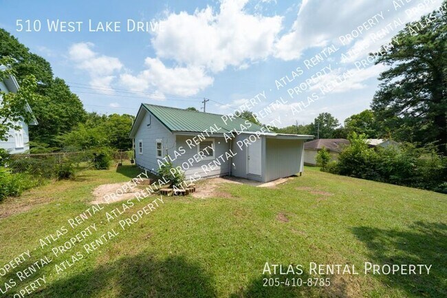 Building Photo - 510 W Lake Dr