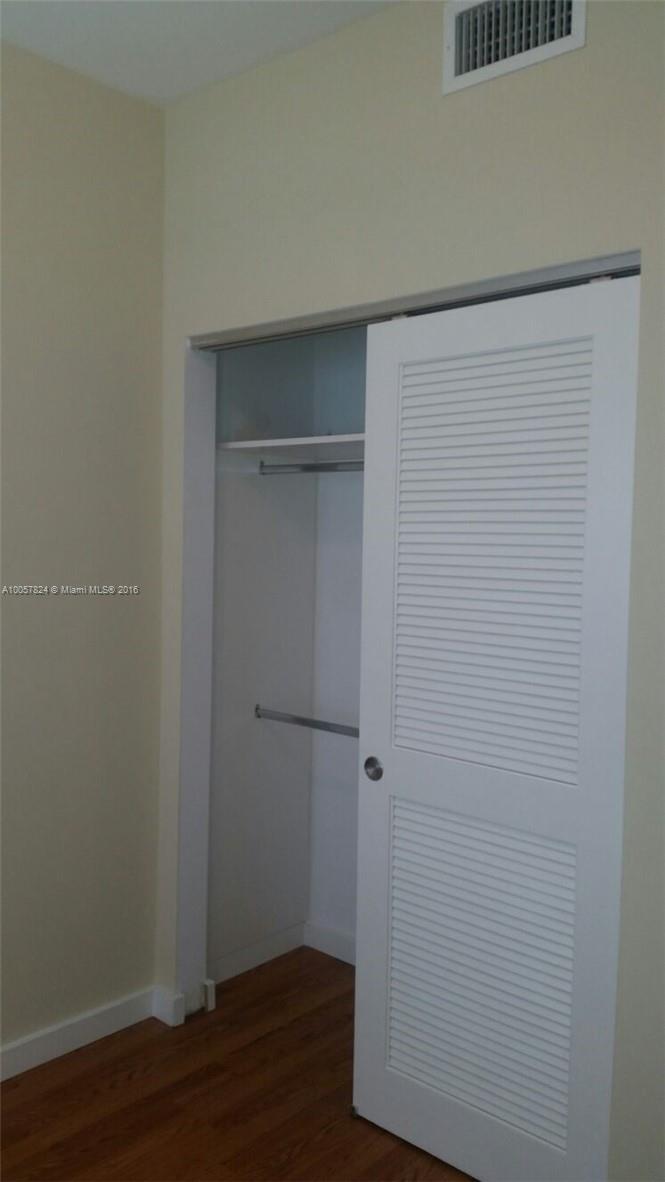 Building Photo - 18429 NE 28th Ave