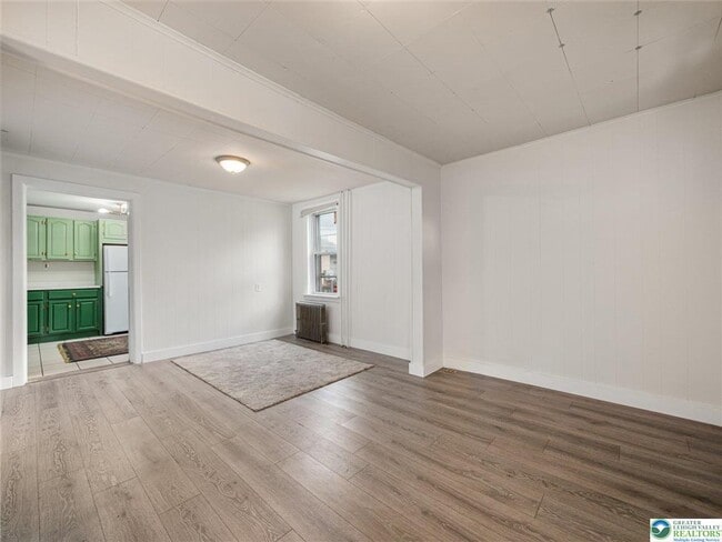 Building Photo - 115 2nd St